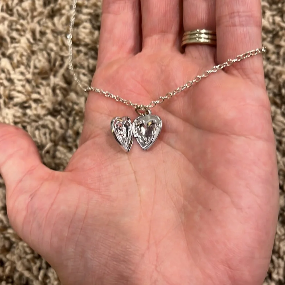 N/A ariel necklace